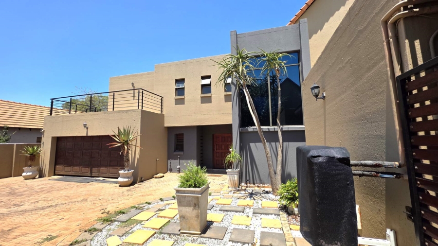 4 Bedroom Property for Sale in Leloko North West